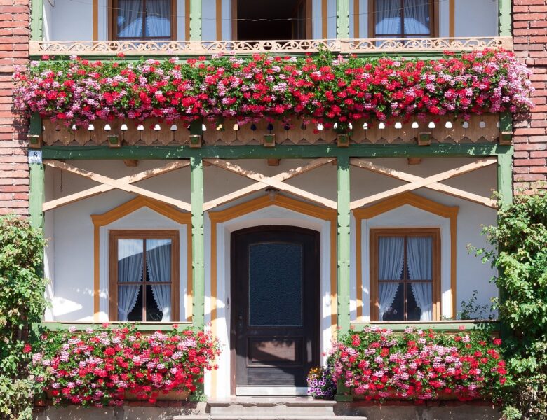 Blumenkästen am Balkon